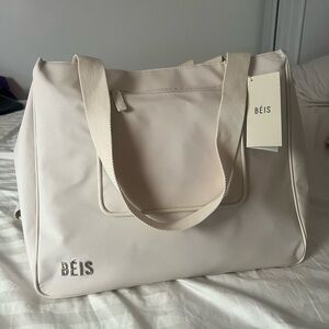 Béis East to West Tote in Beige.